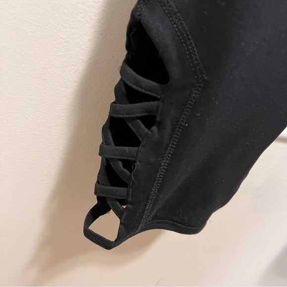 Torrid Black & Blue Cropped Leggings Activewear Size 2x - Picture 5 of 9